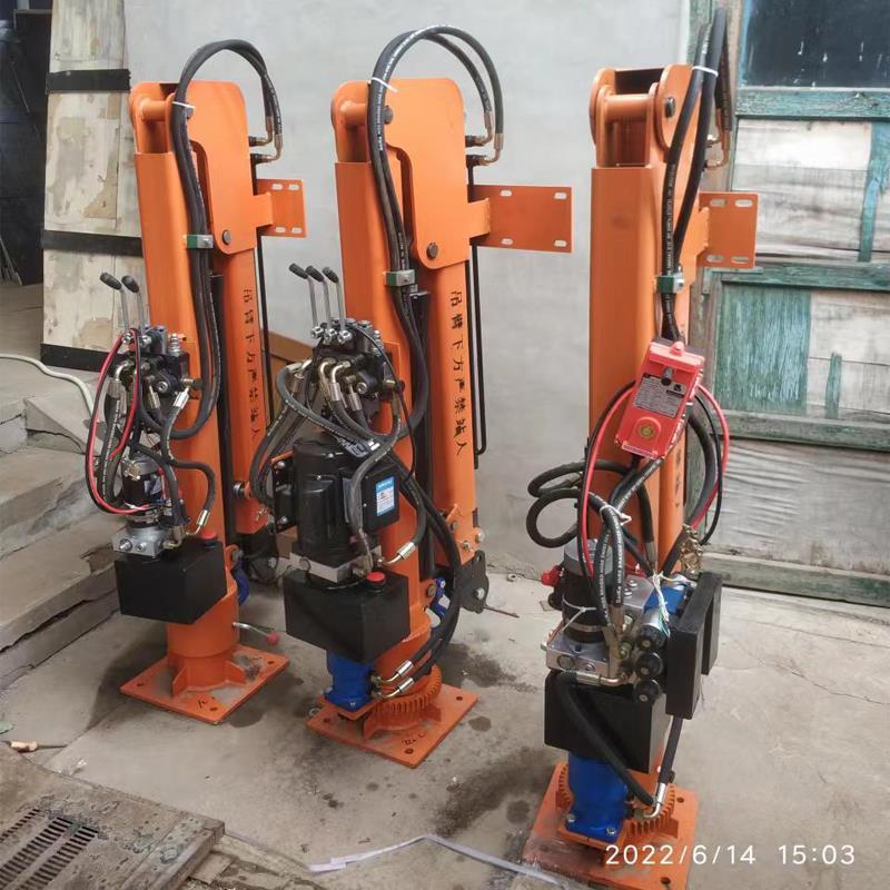 阜康市重汽蓝牌随车吊 3.2吨 国六动力强 液压驱动 农用自卸起重机